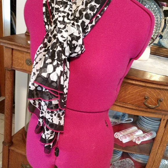 Silky Black & White Oblong Scarf - Picture 2 of 6